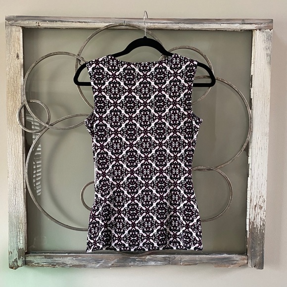 WHBM Shirt. Very Gently used, XS - lined, stretch - Picture 2 of 4